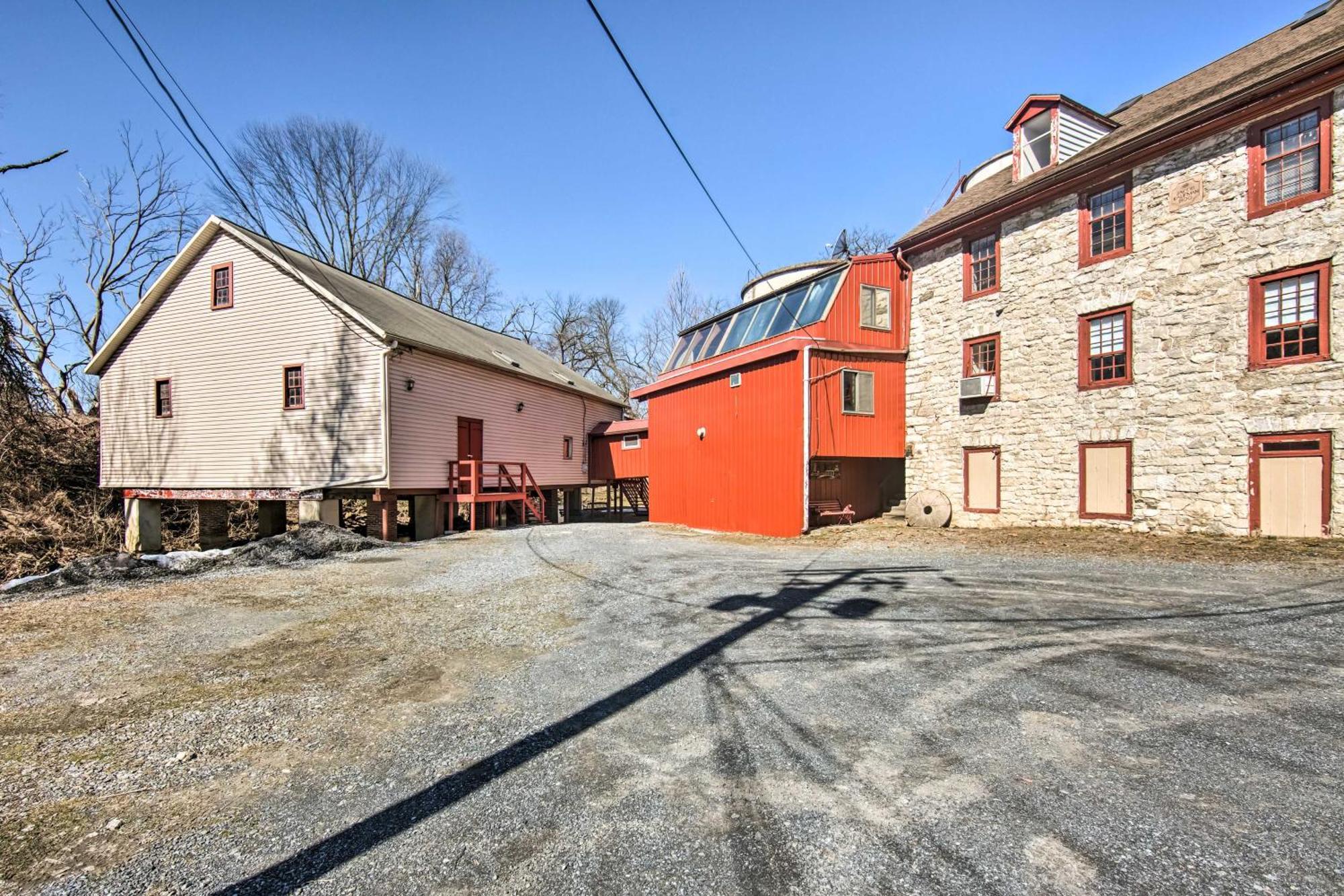 Runningwater Apartment In Lancaster With Deck Eksteriør billede