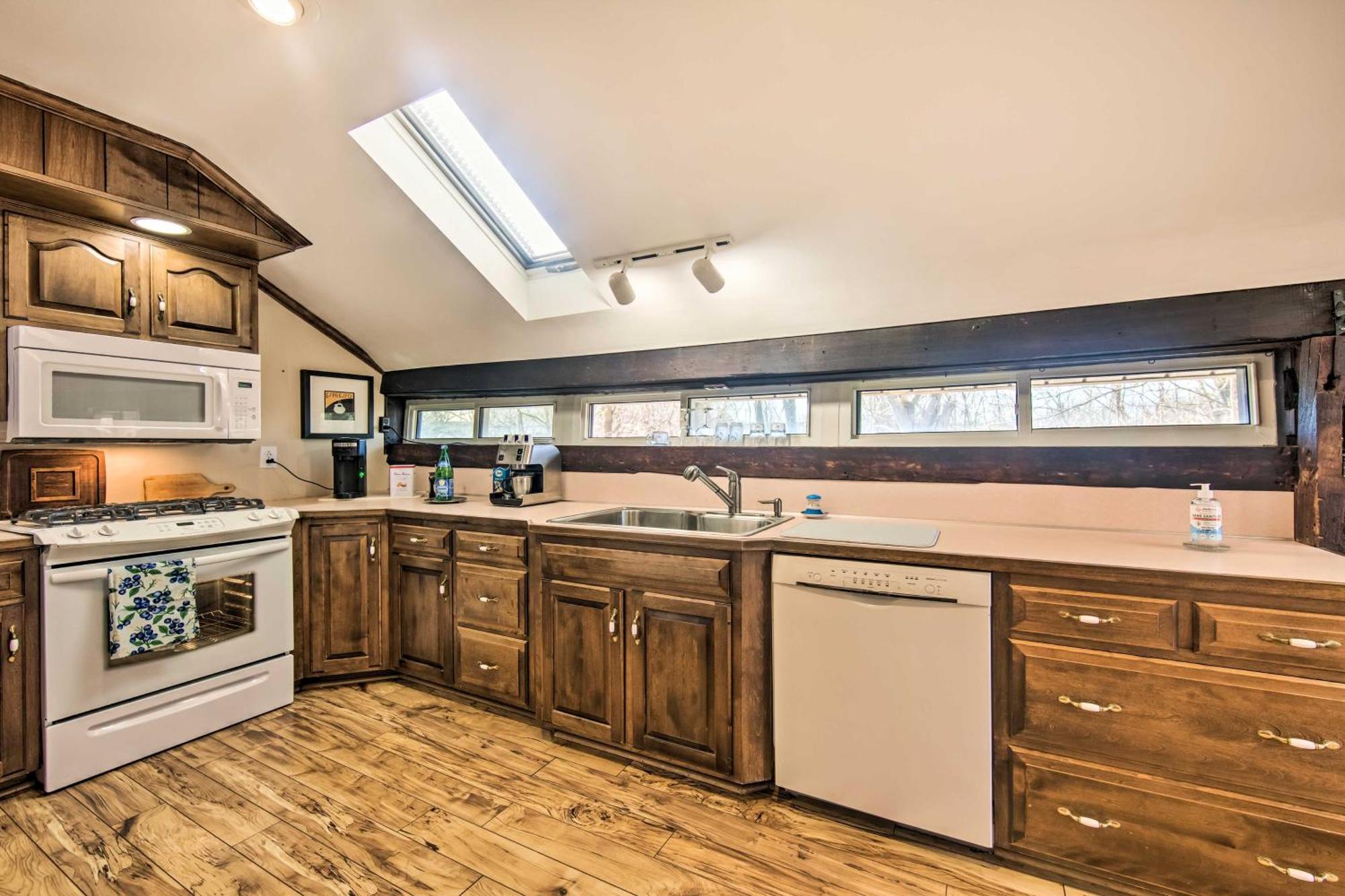 Runningwater Apartment In Lancaster With Deck Eksteriør billede